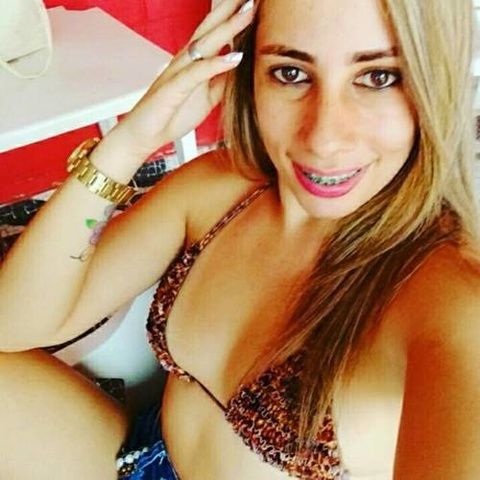 Caiu na net novinha carioca tirando selfie totalmente pelada RJ
