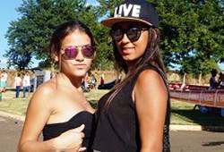 Suruba Rafaela e Tamiris putas de Minas Gerais MG fazendo sexo lésbico